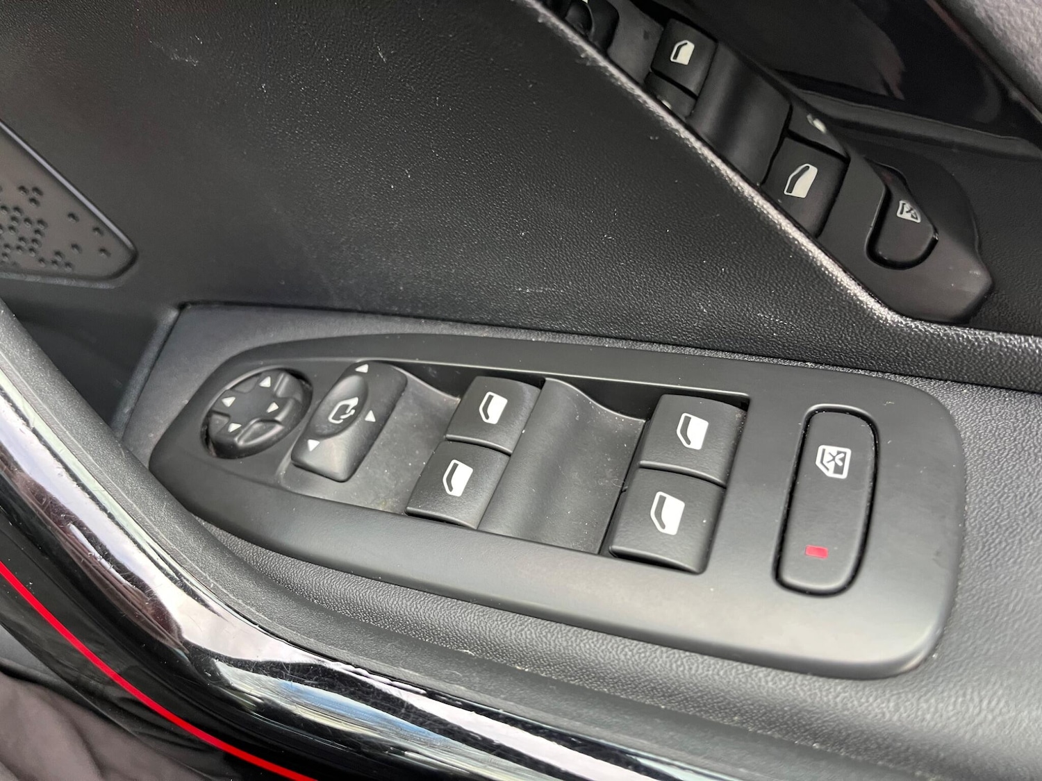 Used Peugeot 2008 for sale - 77925820: Photo 17