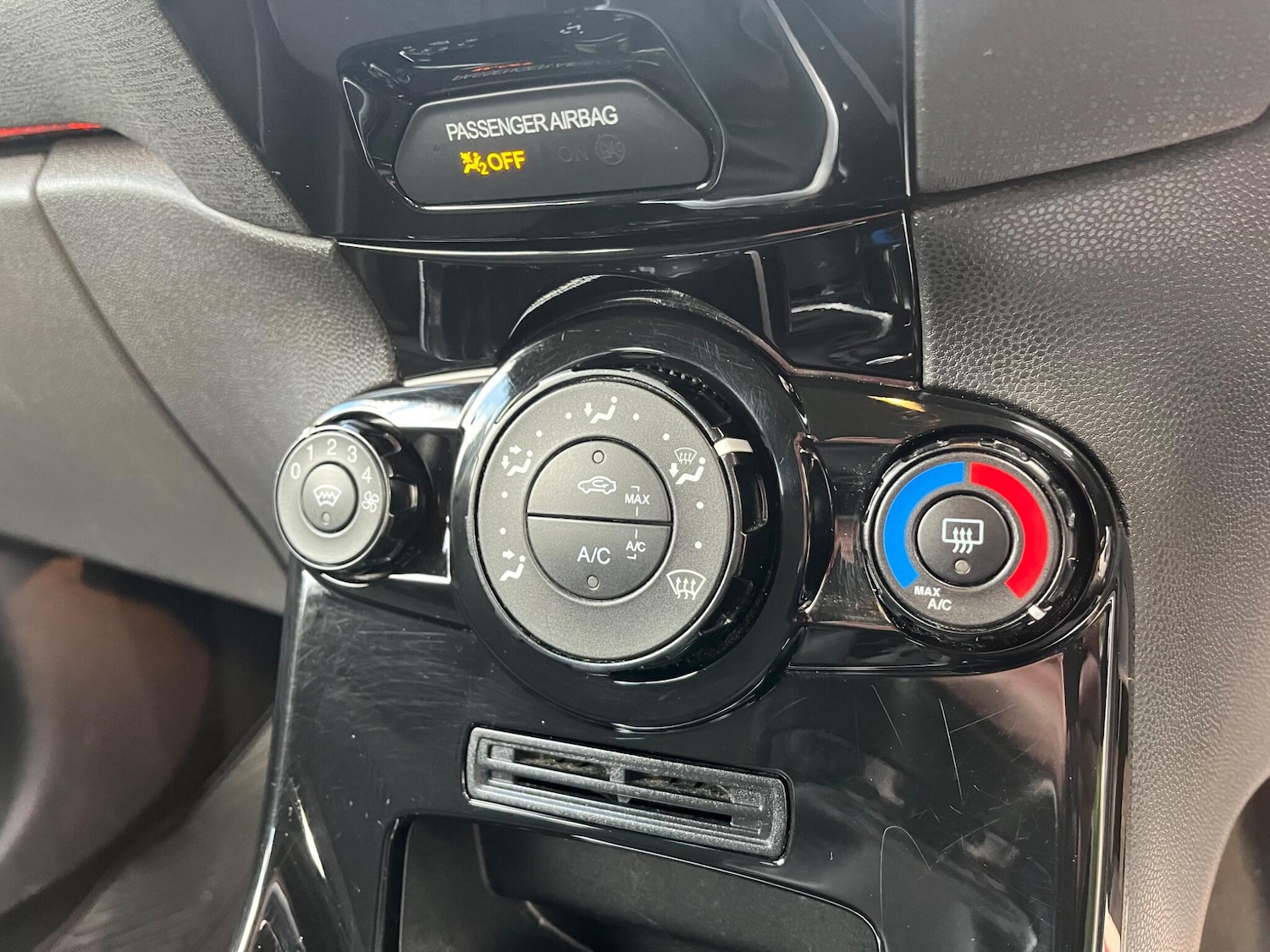 Used Ford Fiesta 2014 for sale - 77015698: Photo 27