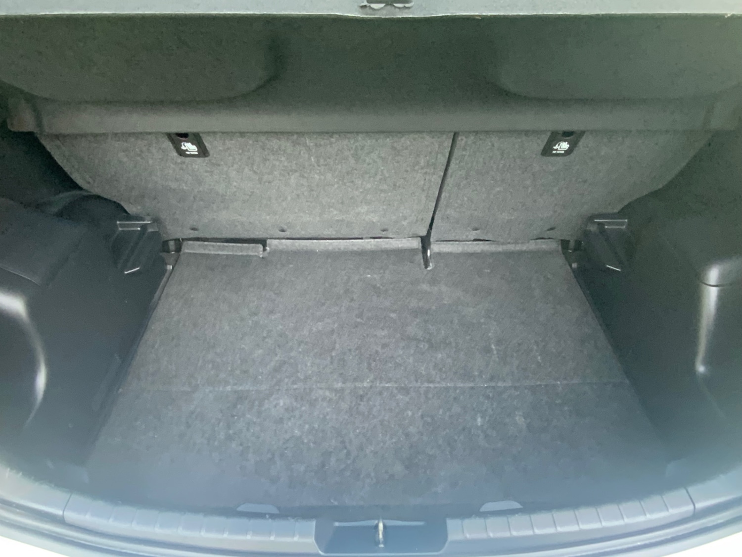 Used Toyota Yaris 2018 for sale - 77616903: Photo 17