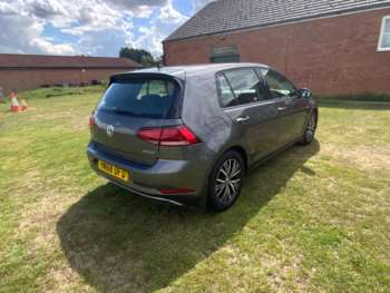 Used Volkswagen Golf 2019 for sale - 75333047: Photo