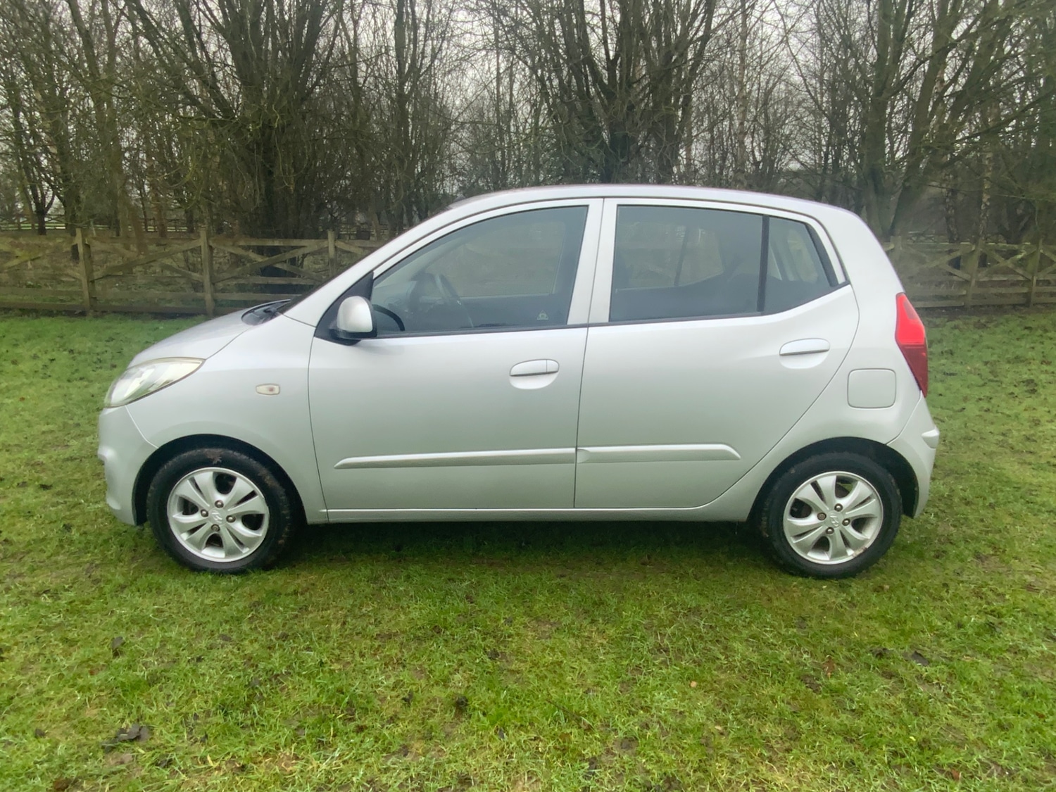 Used Hyundai i10 2011 for sale - 77687792: Photo 7