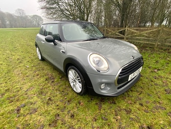 Used MINI Hatch 2017 for sale - 77023384: Photo