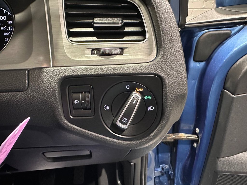 Used Volkswagen Golf 2014 for sale - 77133073: Photo 21