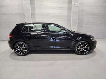 Used Volkswagen Golf 2017 for sale - 74494300: Photo