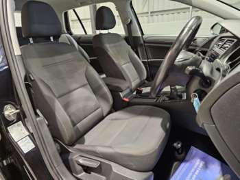 Used Volkswagen Golf 2017 for sale - 74494300: Photo
