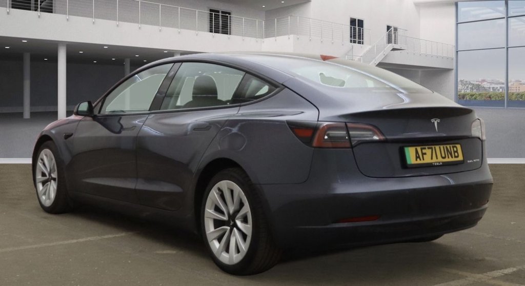 Used Tesla Model 3 2021 for sale - 76396149: Photo 3