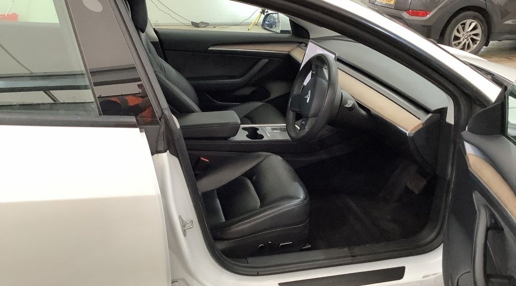 Used Tesla Model 3 2021 for sale - 76396063: Photo 8