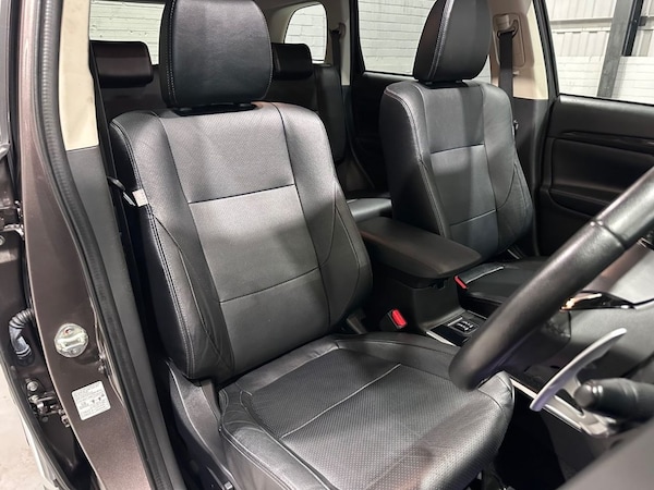 Used Mitsubishi Outlander 2018 for sale - 76202576: Photo 12
