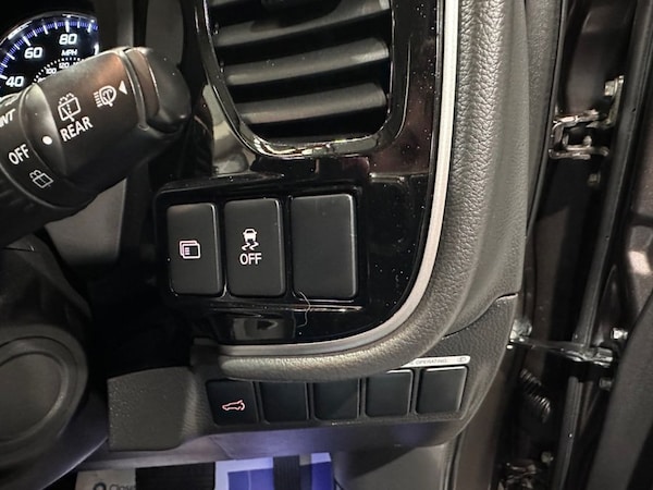 Used Mitsubishi Outlander 2018 for sale - 76202576: Photo 23