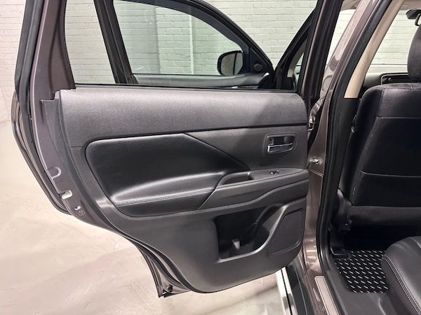 Used Mitsubishi Outlander 2018 for sale - 76202576: Photo 34