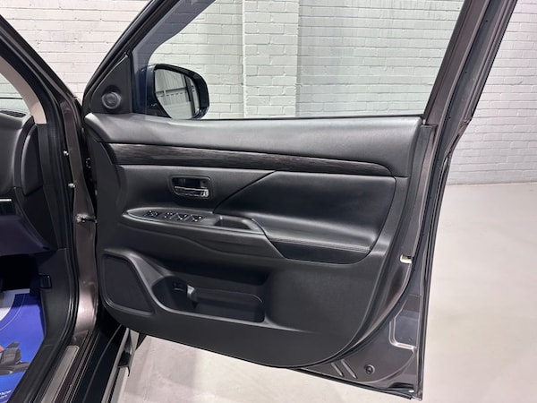 Used Mitsubishi Outlander 2018 for sale - 76202576: Photo 37