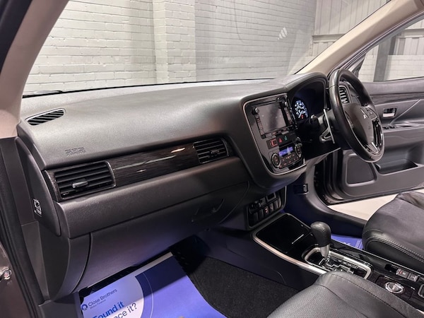 Used Mitsubishi Outlander 2018 for sale - 76202576: Photo 9