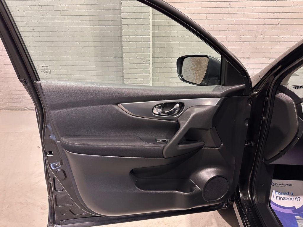 Used Nissan Qashqai 2017 for sale - 77507604: Photo 32