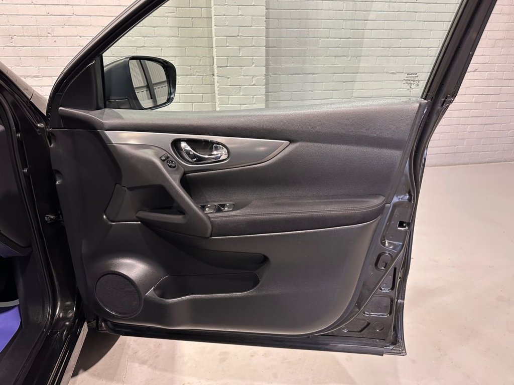 Used Nissan Qashqai 2017 for sale - 77507604: Photo 33