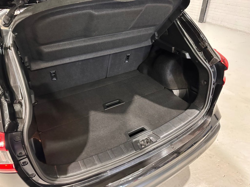 Used Nissan Qashqai 2017 for sale - 77507604: Photo 40