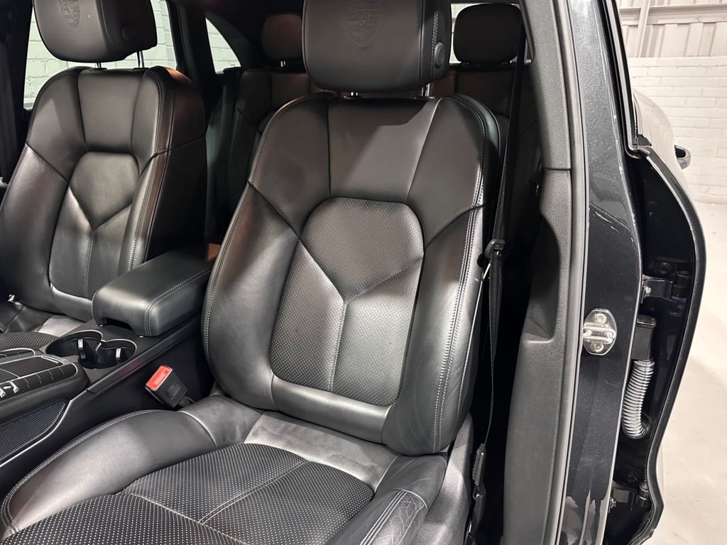 Used Porsche Macan 2017 for sale - 76105911: Photo 17