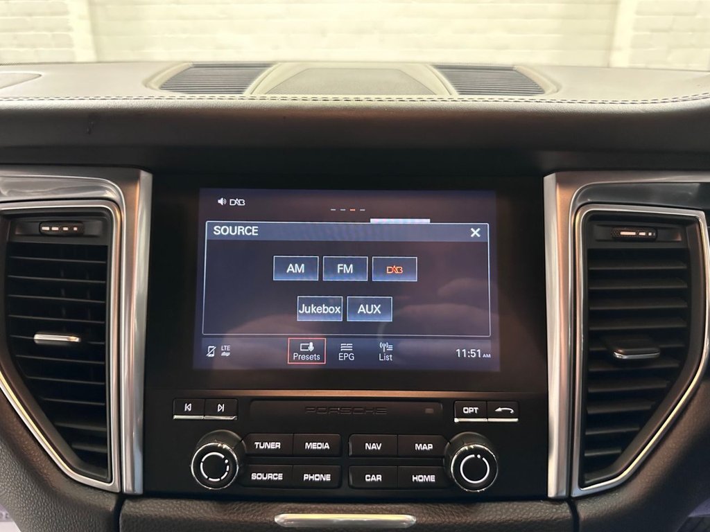 Used Porsche Macan 2017 for sale - 76105911: Photo 31