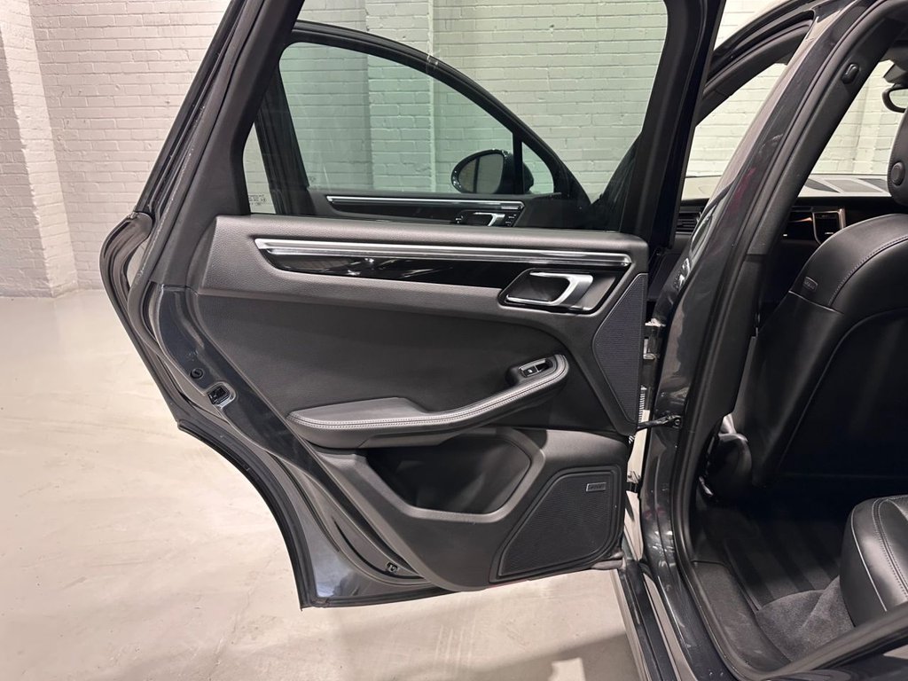 Used Porsche Macan 2017 for sale - 76105911: Photo 43