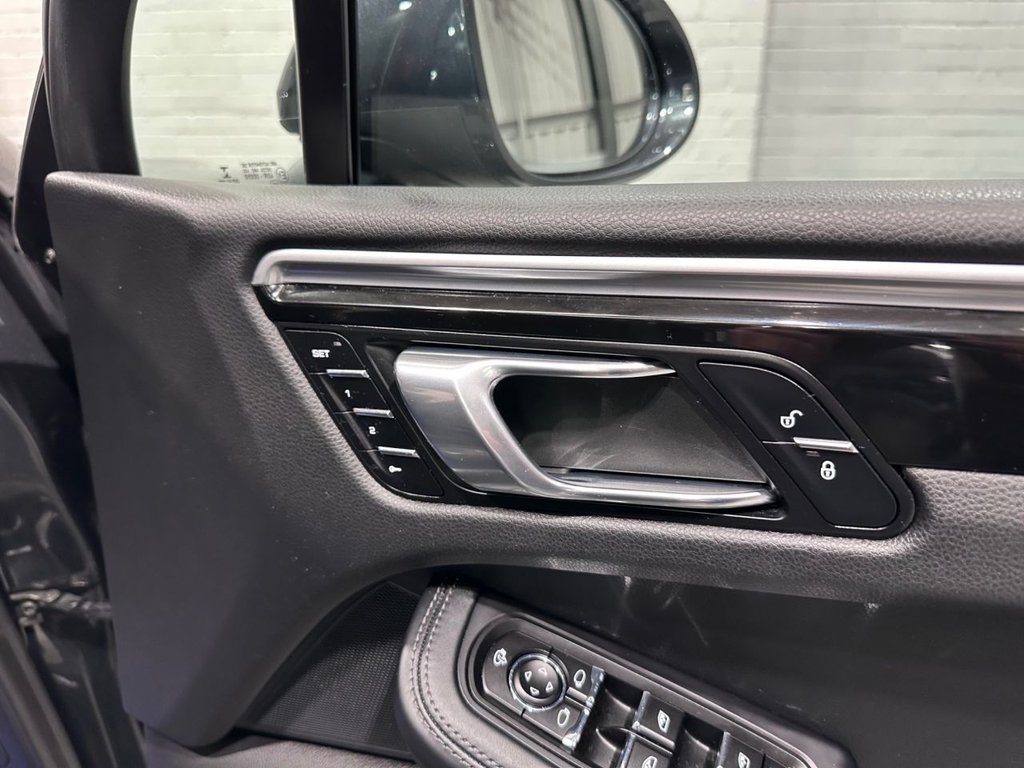 Used Porsche Macan 2017 for sale - 76105911: Photo 47