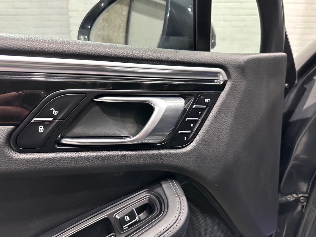 Used Porsche Macan 2017 for sale - 76105911: Photo 49