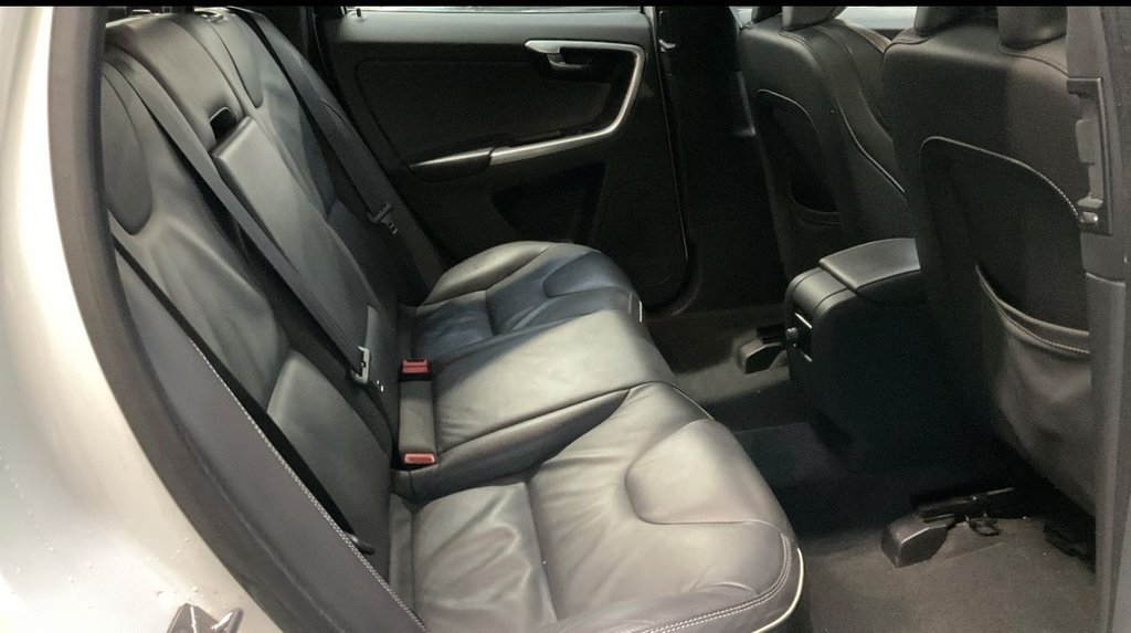 Used Volvo XC60 2017 for sale - 77288461: Photo 8