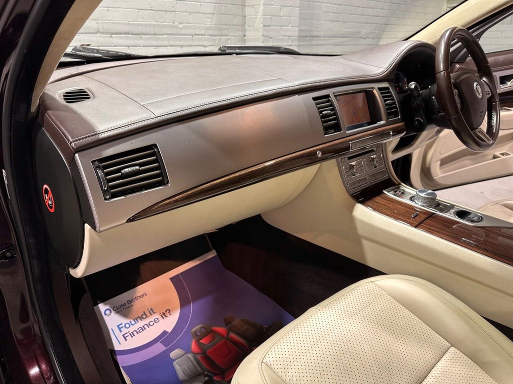 Used Jaguar XF 2011 for sale - 77451906: Photo 10