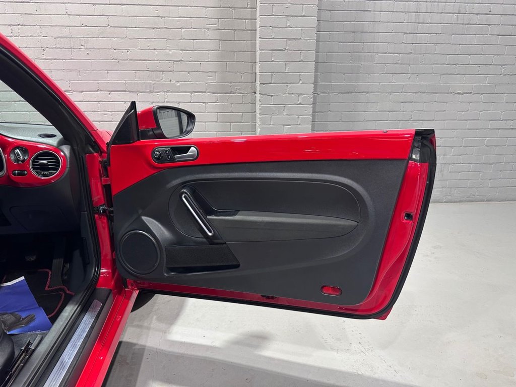 Used Volkswagen Beetle 2016 for sale - 76698409: Photo 30