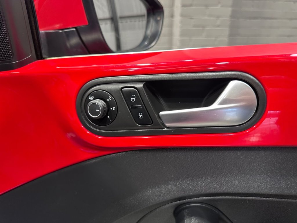 Used Volkswagen Beetle 2016 for sale - 76698409: Photo 31