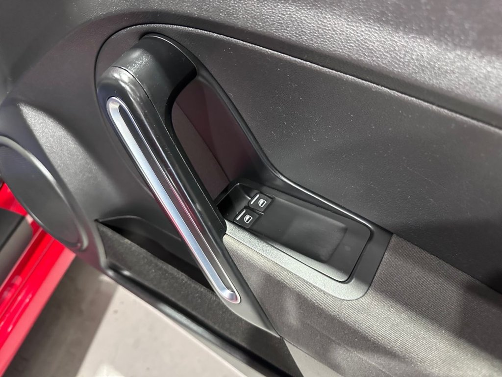 Used Volkswagen Beetle 2016 for sale - 76698409: Photo 32