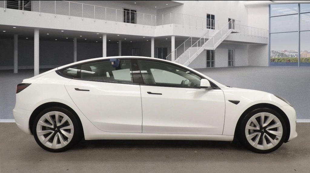 Used Tesla Model 3 2021 for sale - 76642638: Photo 4