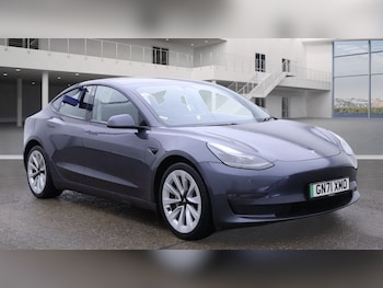 Used Tesla Model 3 2021 for sale - 76216816: Photo 2