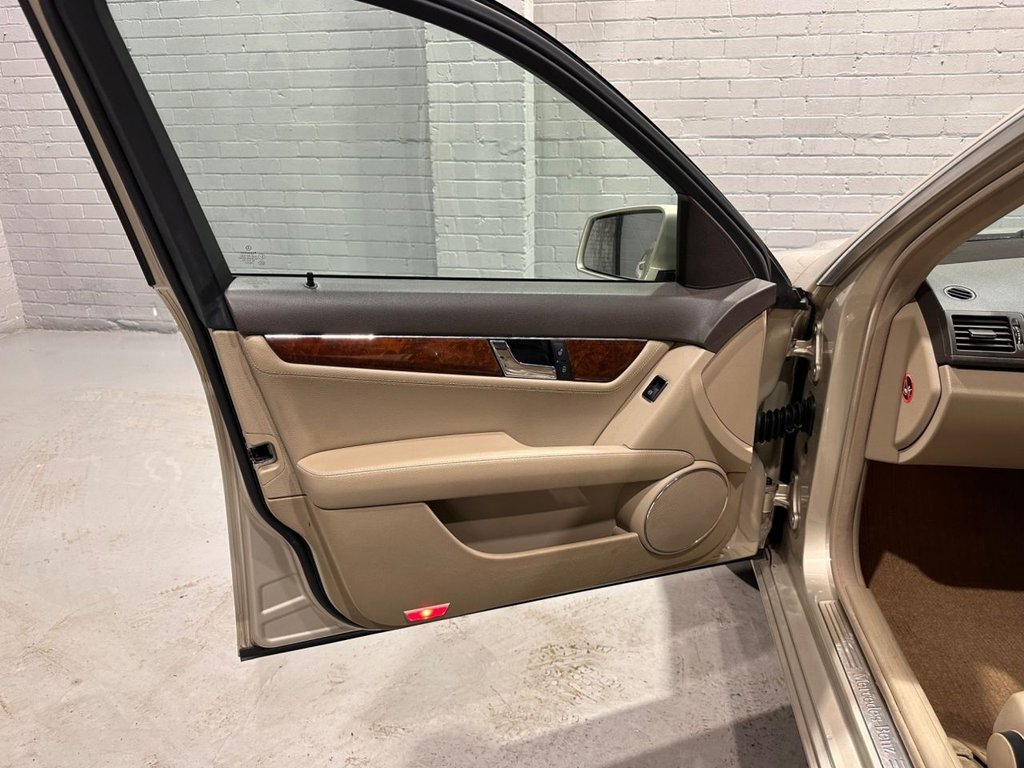 Used Mercedes-Benz C Class 2009 for sale - 78124629: Photo 25