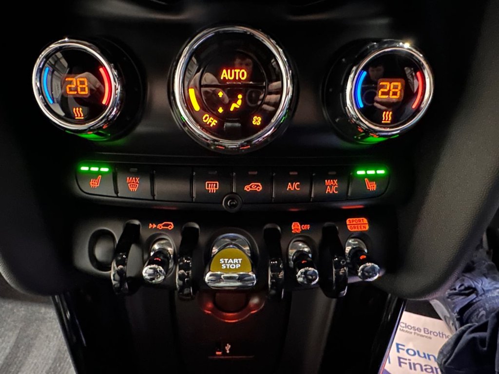 Used MINI Electric Hatch 2021 for sale - 76784105: Photo 21