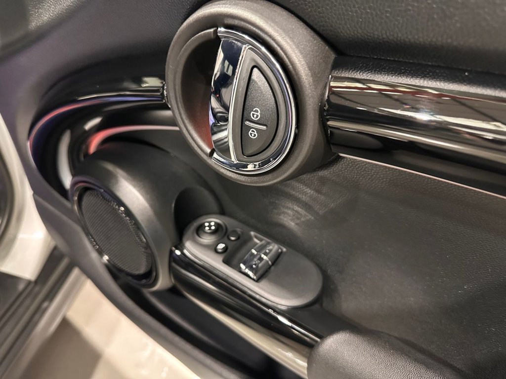 Used MINI Electric Hatch 2021 for sale - 76784105: Photo 41