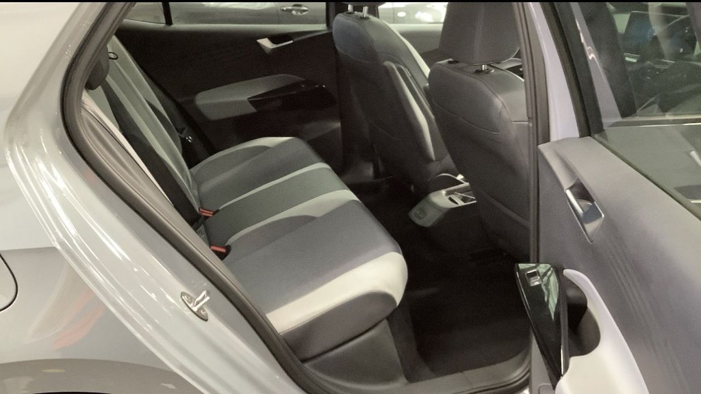 Used Volkswagen ID.3 2022 for sale - 77667329: Photo 8