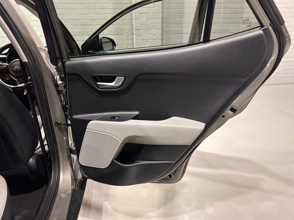 Used Kia Stonic 2018 for sale - 77436366: Photo 35