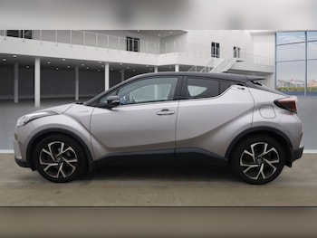 Used Toyota C-HR 2017 for sale - 75952970: Photo