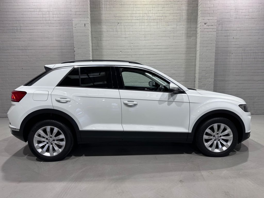 Used Volkswagen T-Roc 2018 for sale - 76173343: Photo 2