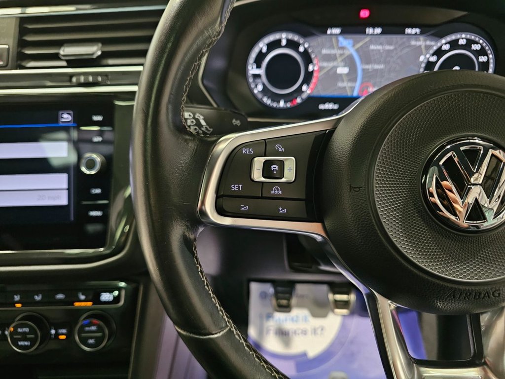 Used Volkswagen Tiguan 2018 for sale - 76797591: Photo 31