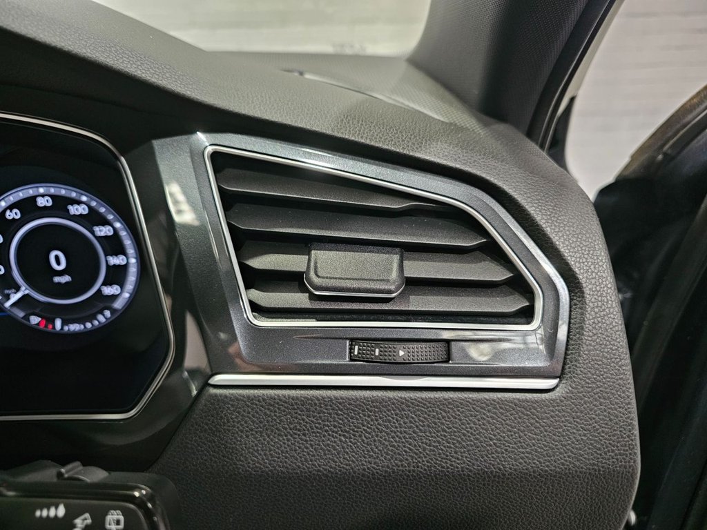 Used Volkswagen Tiguan 2018 for sale - 76797591: Photo 36