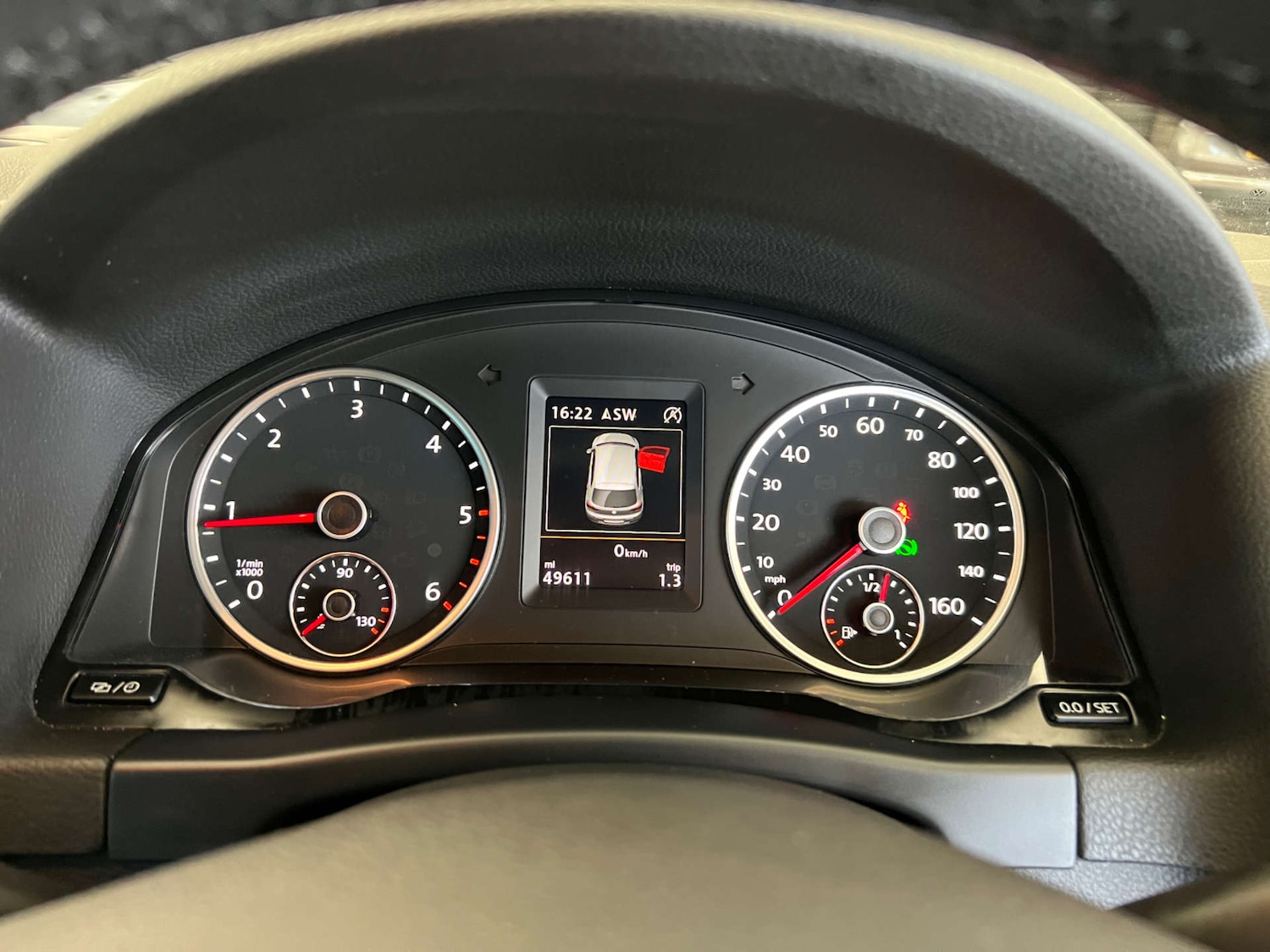 Used Volkswagen Tiguan 2015 for sale - 76571356: Photo 14