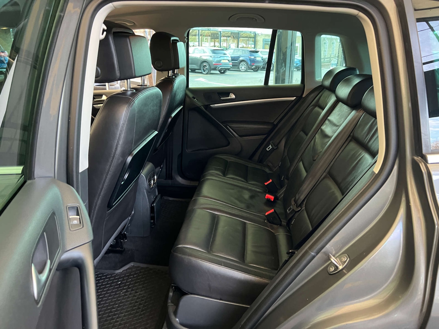 Used Volkswagen Tiguan 2015 for sale - 76571356: Photo 27