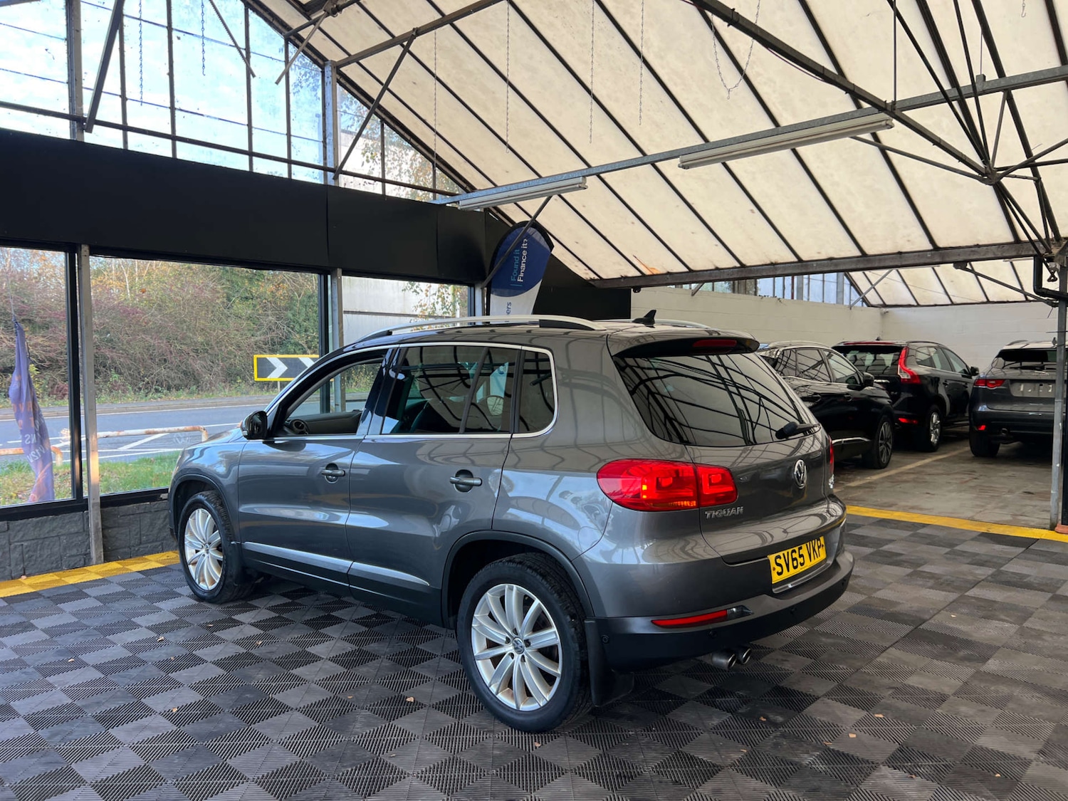 Used Volkswagen Tiguan 2015 for sale - 76571356: Photo 6