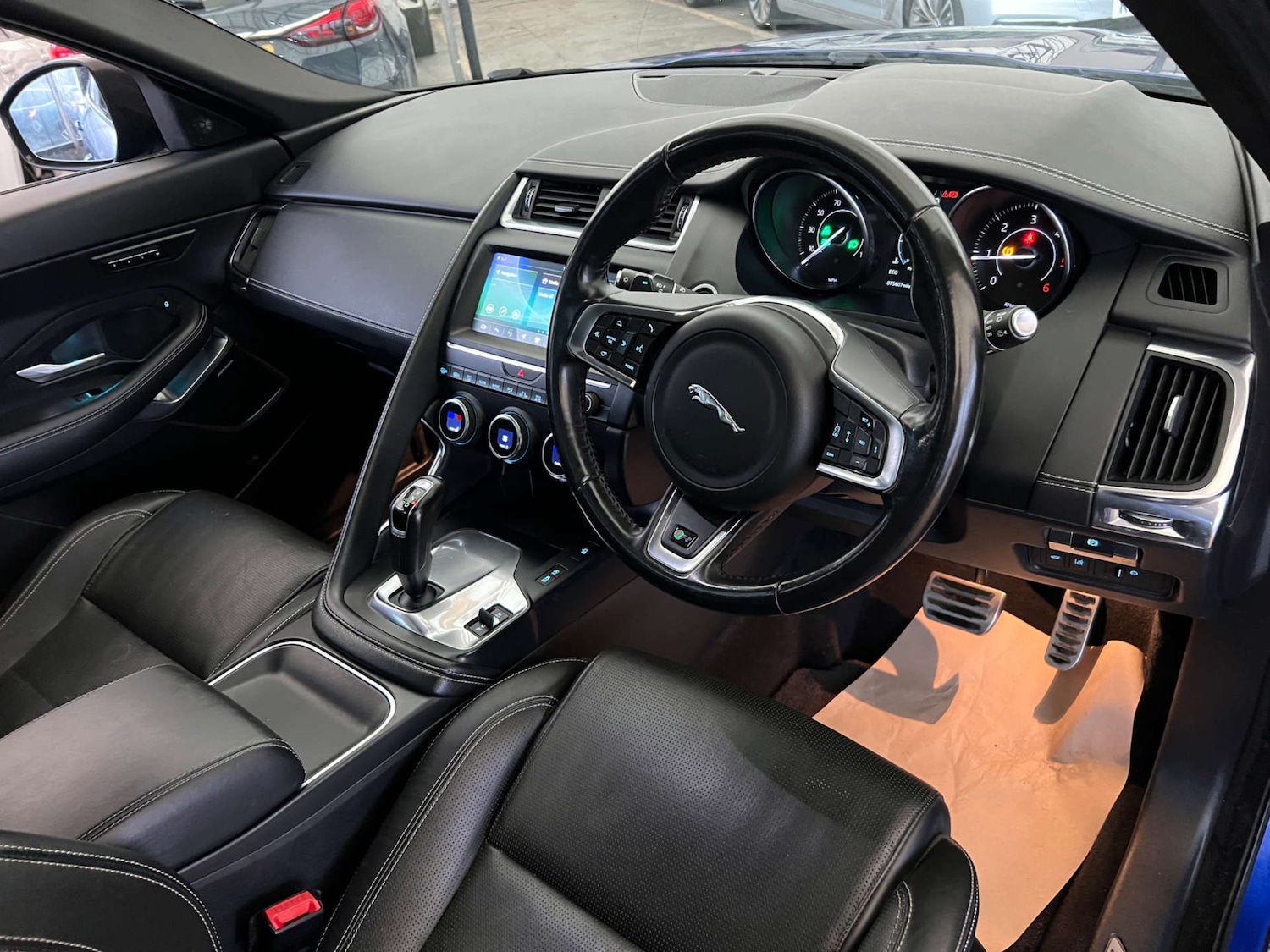 Used Jaguar E-Pace 2018 for sale - 76846805: Photo 12