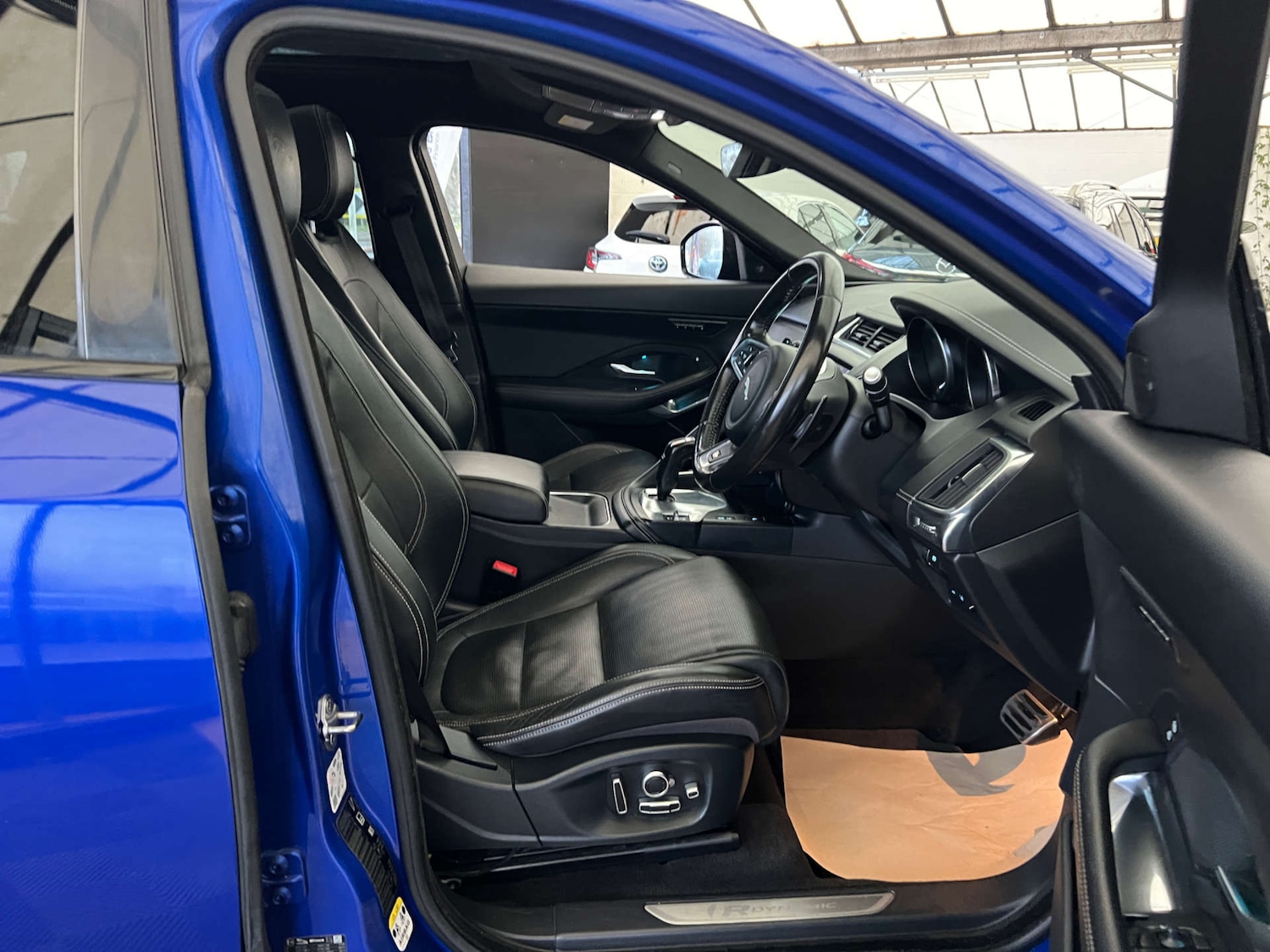 Used Jaguar E-Pace 2018 for sale - 76846805: Photo 8