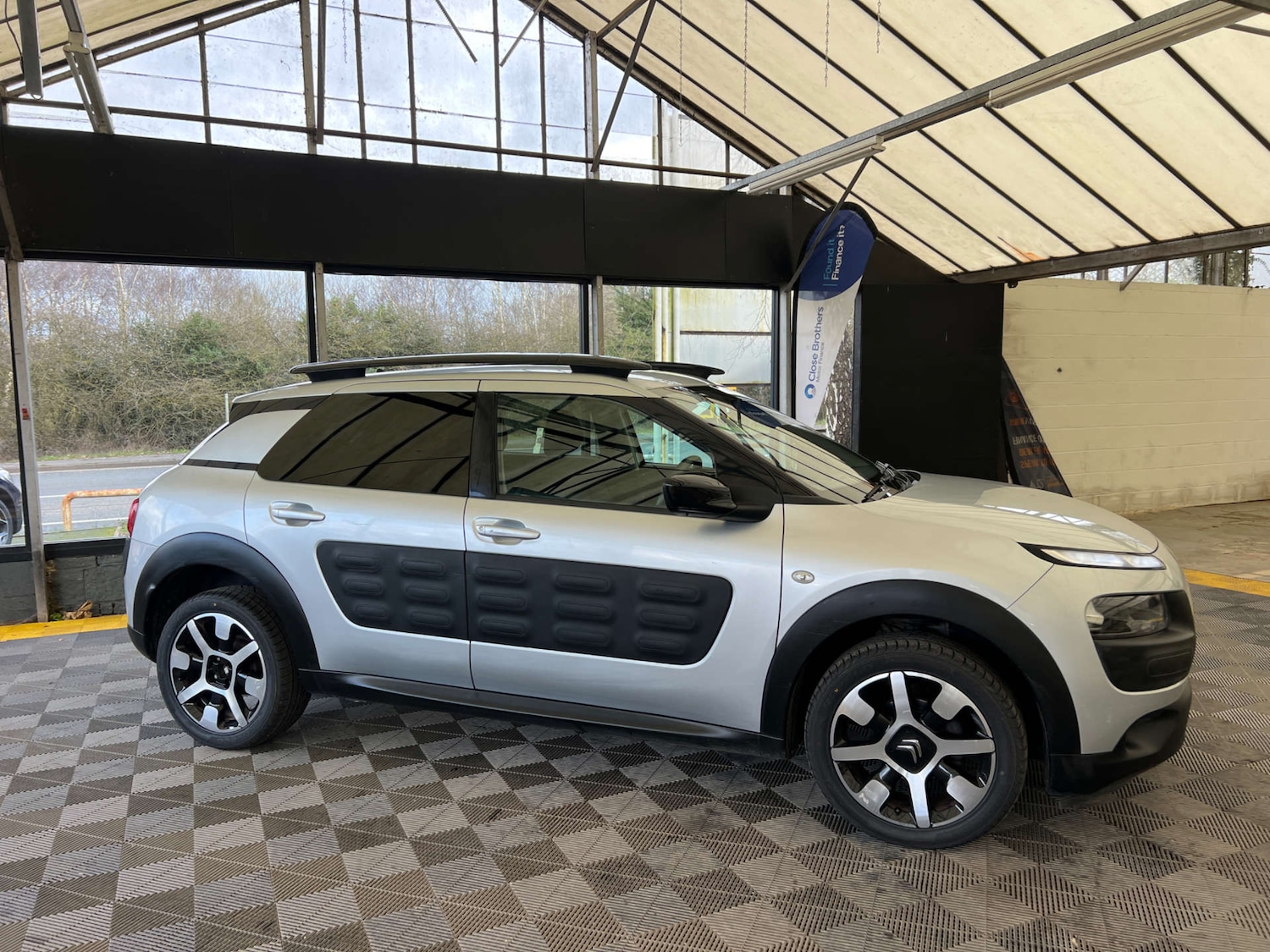 Used Citroen C4 Cactus 2016 for sale - 77704370: Photo 3