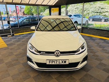 Used Volkswagen Golf 2017 for sale - 75654787: Photo