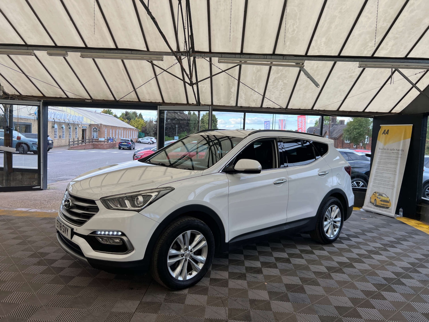 Used Hyundai Santa Fe 2018 for sale - 76591657: Photo 4