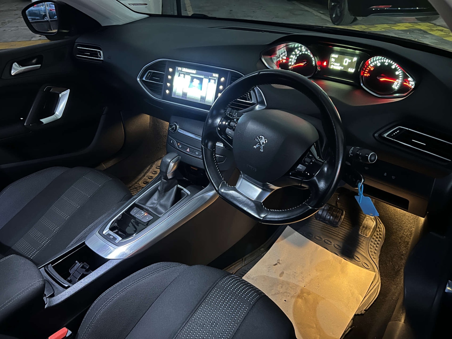 Used Peugeot 308 2016 for sale - 77073362: Photo 11