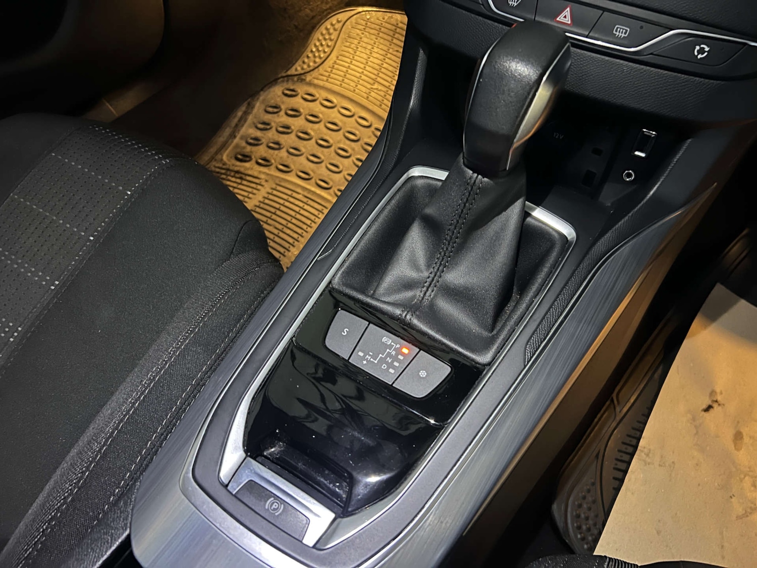 Used Peugeot 308 2016 for sale - 77073362: Photo 12